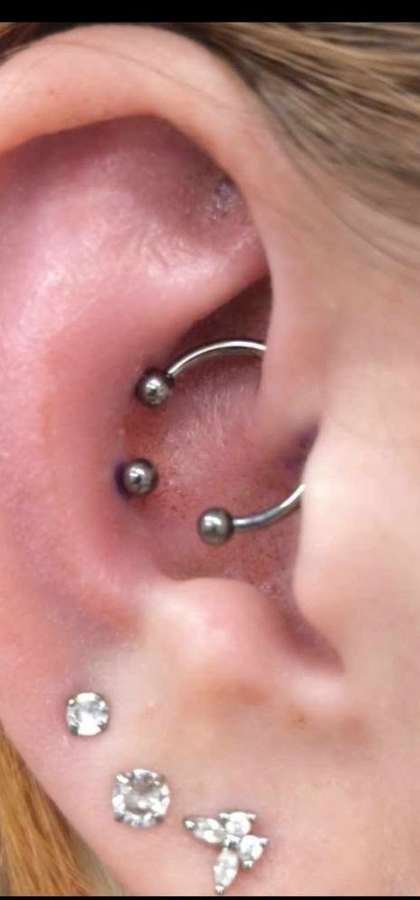 Piercing — dobór biżuterii